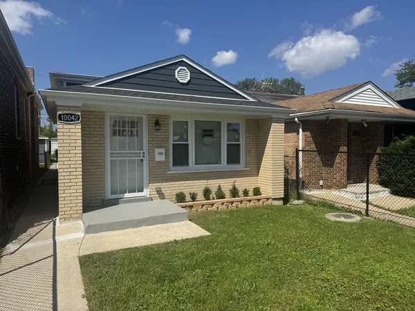 10042 S Princeton AVE, Chicago, IL 60628