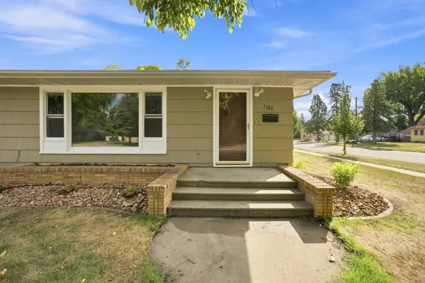 1520 3rd ST S, Moorhead, MN 56560