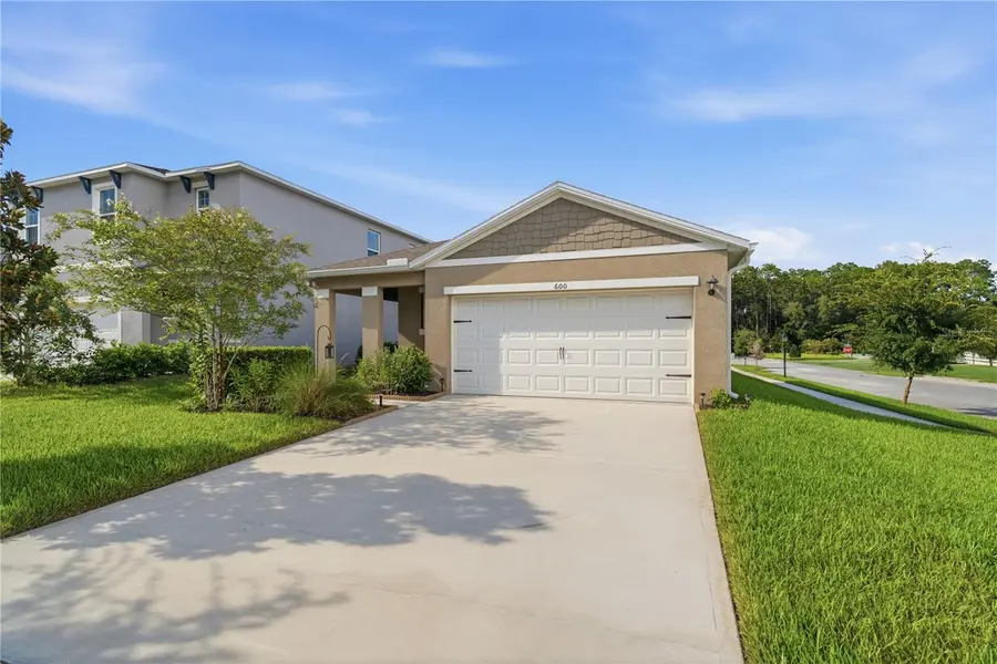 600 AUTUMN BREEZE ST, Deland, FL 32724