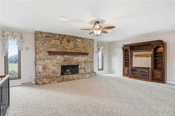 34301 E State Route 2 HWY, Harrisonville, MO 64701