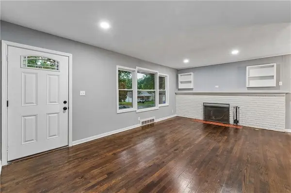 6809 W 72 TER, Overland Park, KS 66204
