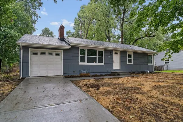 6809 W 72 TER, Overland Park, KS 66204