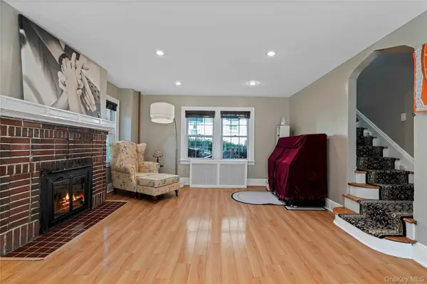 164 Nelson RD, Scarsdale, NY 10583