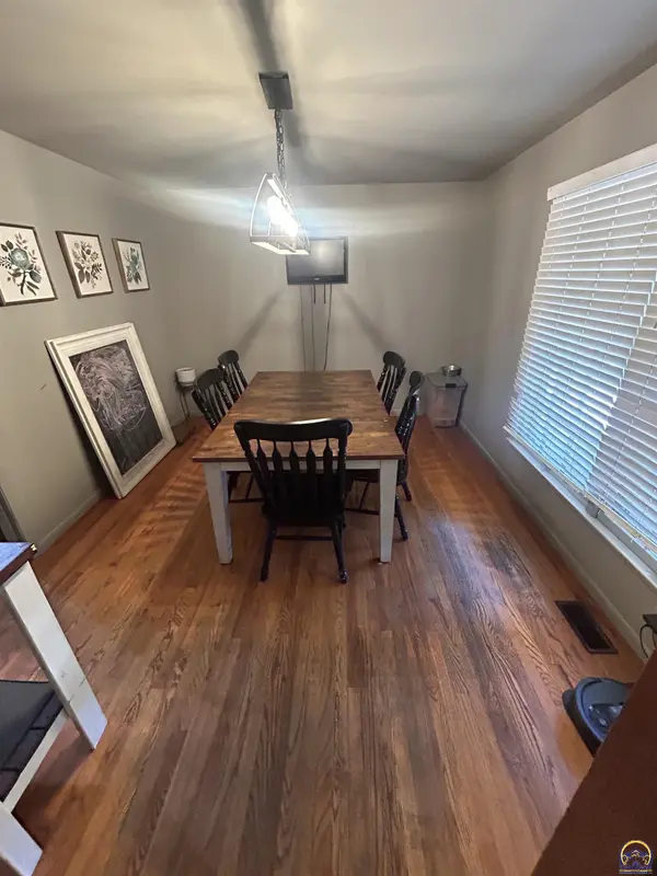 2909 SW 33rd Cir, Topeka, KS 66614