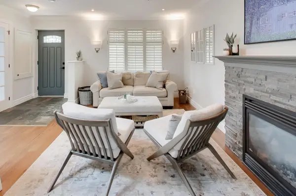 21 Parker AVE, Toronto W07, ON M8Z 4L6