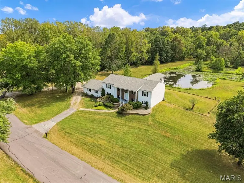 301 Bridle Path LN, O'fallon, MO 63366