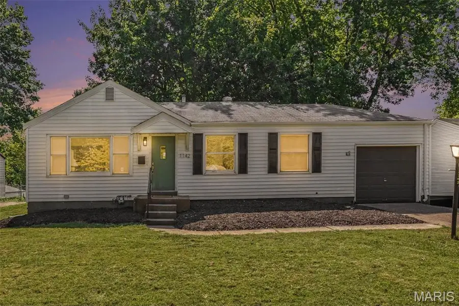 1142 Laire DR, St Louis, MO 63137