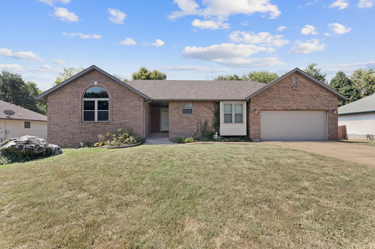 105 Holly Ridge RD, Willard, MO 65781