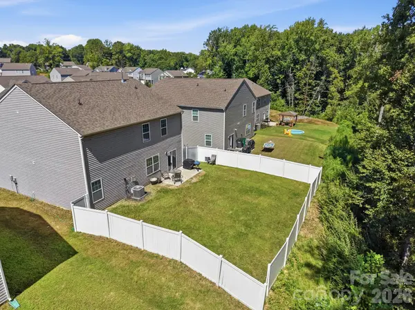 6204 Ellimar Field LN, Charlotte, NC 28215