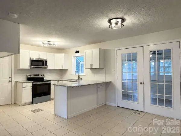 2060 27th Avenue DR NE, Hickory, NC 28601