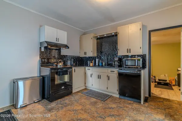 110 E Grove ST, Dunmore, PA 18510