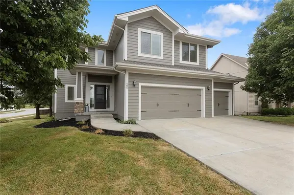 505 SW Webster DR, Blue Springs, MO 64014