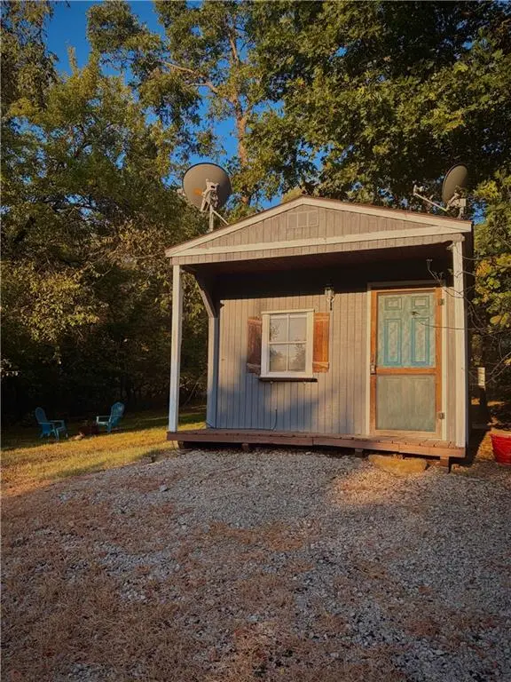 70 N Lakeside DR, La Cygne, KS 66040