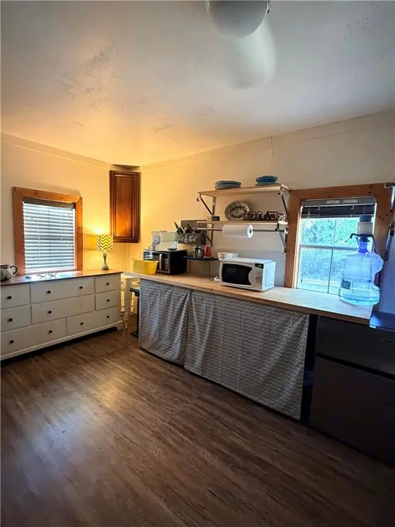 70 N Lakeside DR, La Cygne, KS 66040
