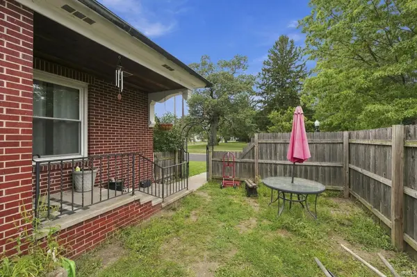 804 E Diamond ST, Kendallville, IN 46755