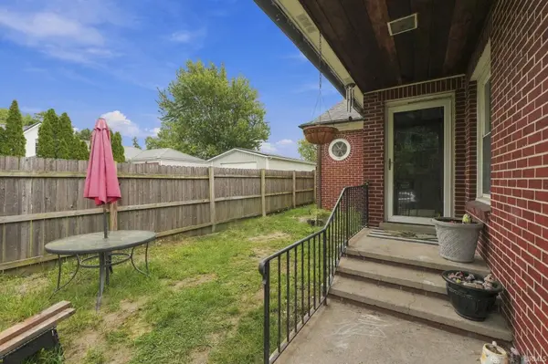804 E Diamond ST, Kendallville, IN 46755