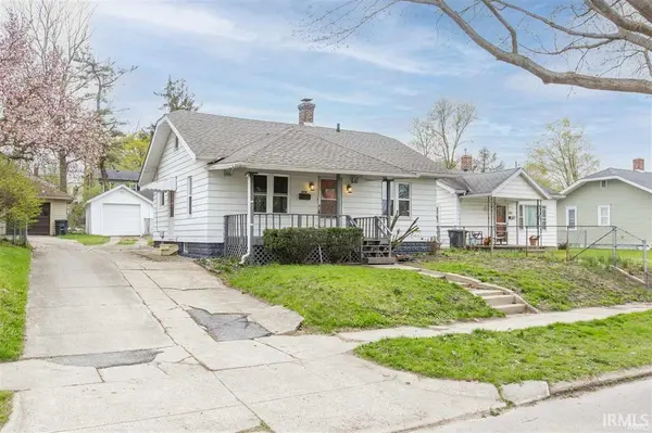 814 E Eckman ST, South Bend, IN 46614