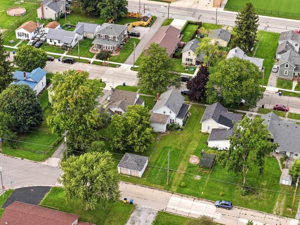 341 W 15Th ST, Auburn, IN 46706-2107