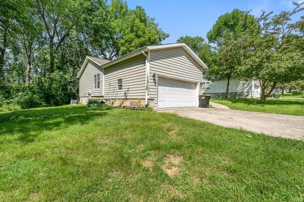 4222 W Curry CT, Bloomington, IN 47403-2700