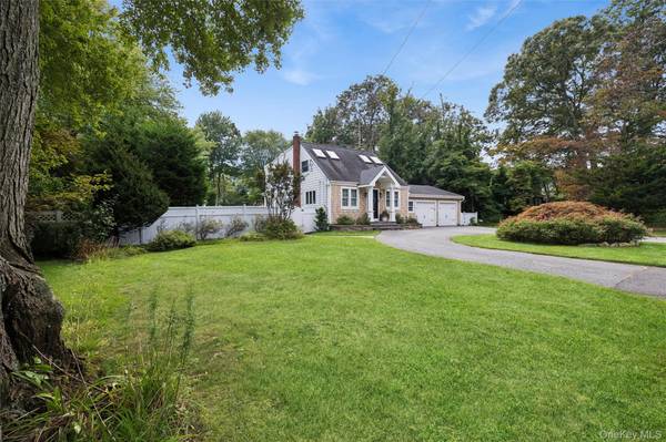 351 Forest LN, Smithtown, NY 11787