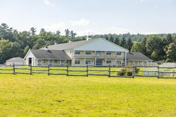 30 Loosestrife LN, Kerhonkson, NY 12446