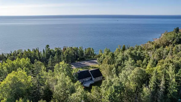 5845 North Shore Dr, Duluth, MN 55804