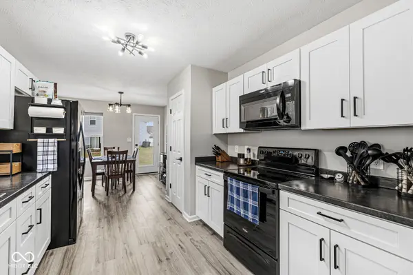 765 Sunvista DR, Avon, IN 46123