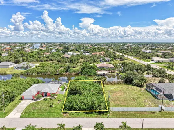9302 MELODY CIR, Port Charlotte, FL 33981
