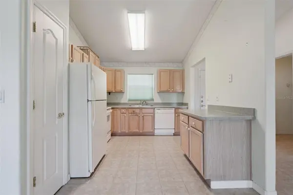 110 TWIN LAKE CIR, Umatilla, FL 32784