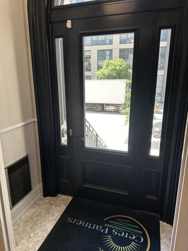 154 W Superior ST, Chicago, IL 60654