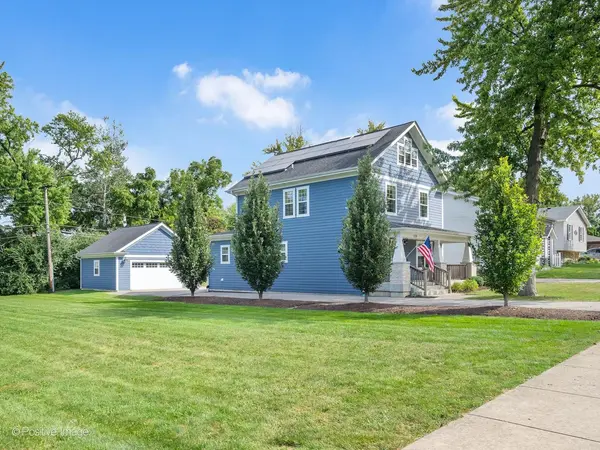 109 Grove AVE, Glen Ellyn, IL 60137