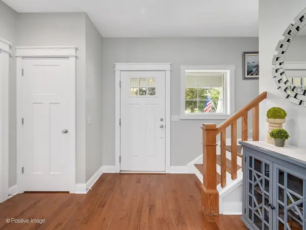 109 Grove AVE, Glen Ellyn, IL 60137