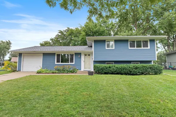 321 Desmond DR, Schaumburg, IL 60193