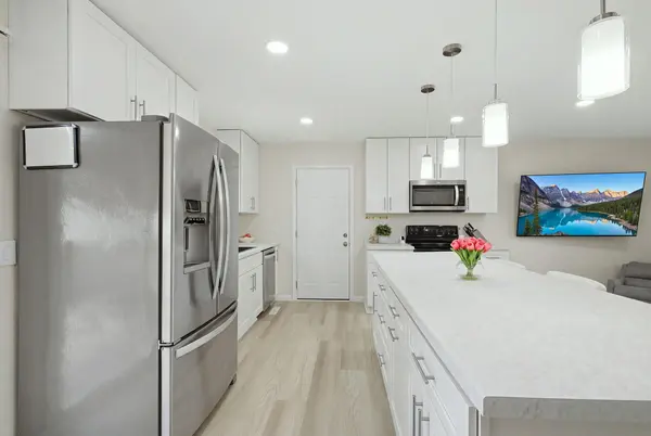 3849 Country Creek WAY, Eagan, MN 55122