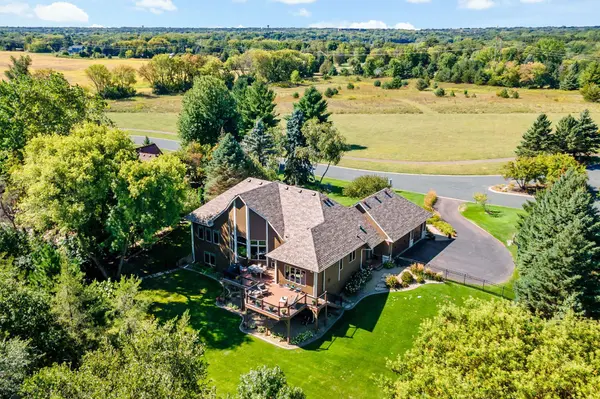 9576 51st ST N, Lake Elmo, MN 55042