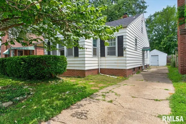 2524 S 6TH ST, Springfield, IL 62703
