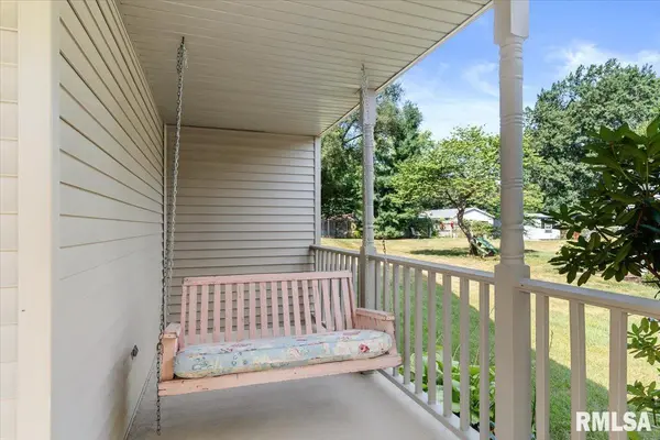 15 SPRING ST, Riverton, IL 62561