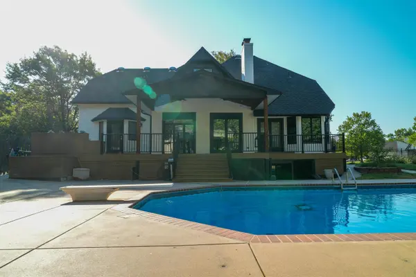 1308 N Fieldcrest Ct, Wichita, KS 67212