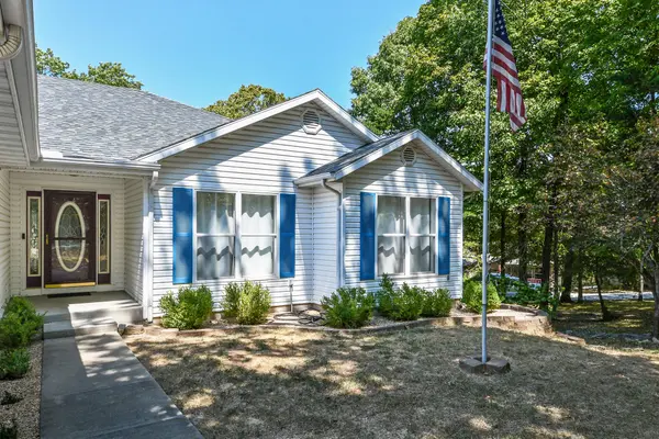 215 Queensberry RD, Branson West, MO 65737