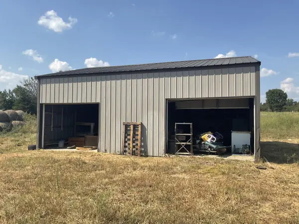 000 Rose Bush DR, Marshfield, MO 65706