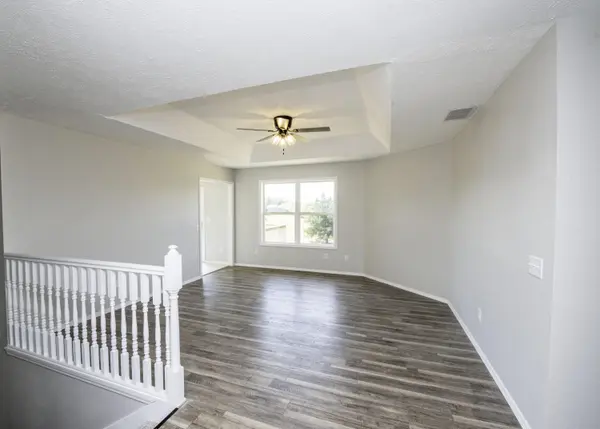 3355 S Valley View DR, Springfield, MO 65807