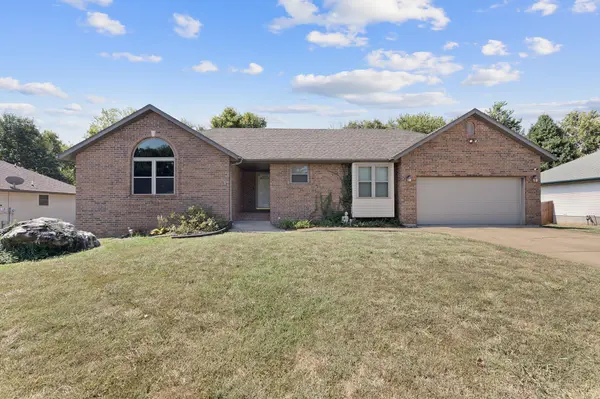 105 Holly Ridge RD, Willard, MO 65781