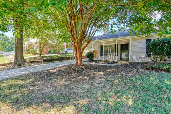 66 Sweetbriar LN, Spartanburg, SC 29301