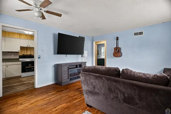 1524 NW Logan ST, Topeka, KS 66608