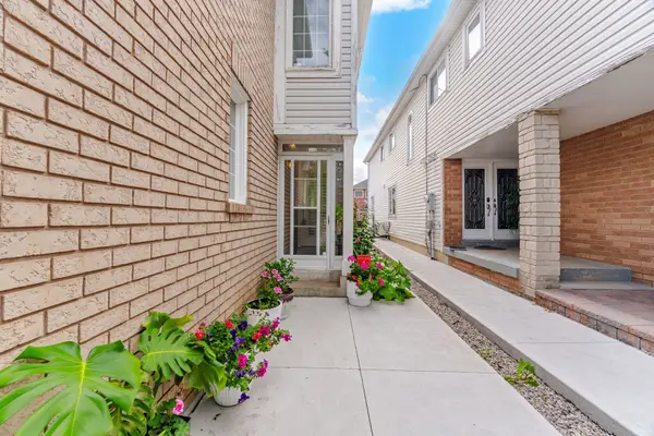 72 Yellow Brick RD, Brampton, ON L6V 4L1
