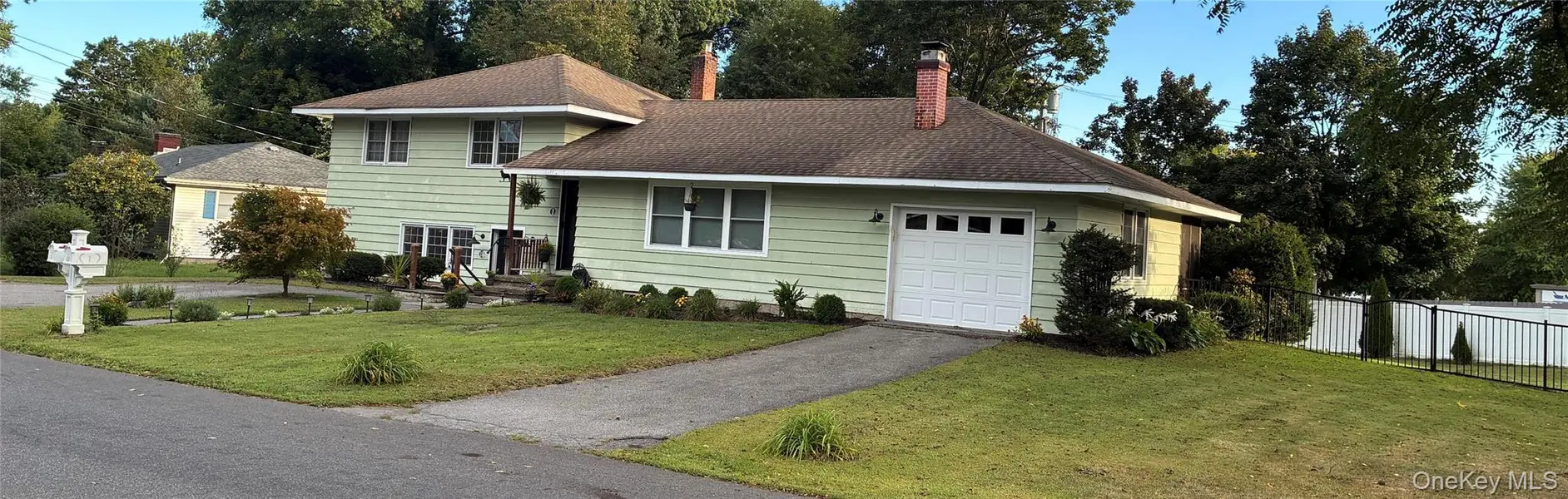 1 Cramer RD, Rhinebeck, NY 12572