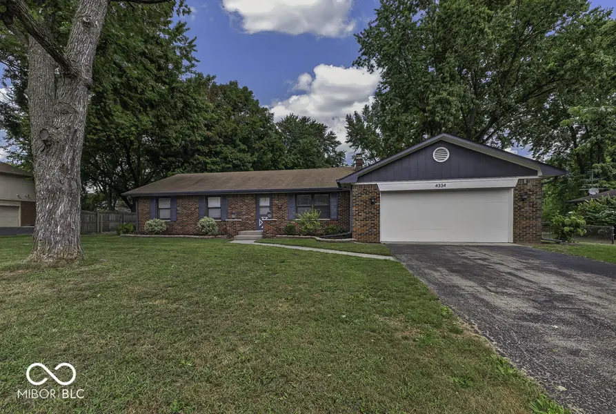 4334 W Fairview RD, Greenwood, IN 46142