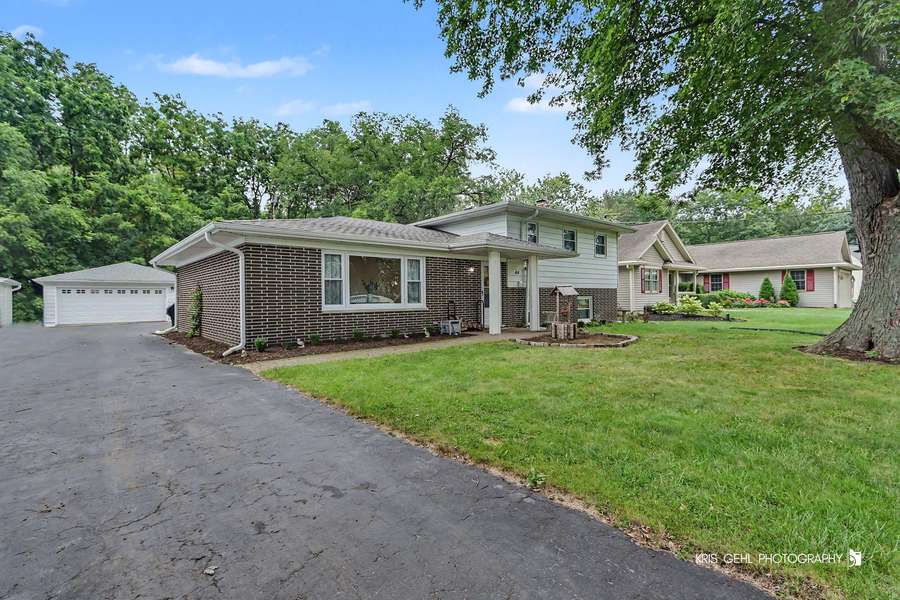 44 N Lake AVE, Third Lake, IL 60030