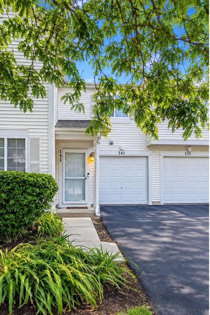 141 Heather Glen DR #141, Aurora, IL 60504