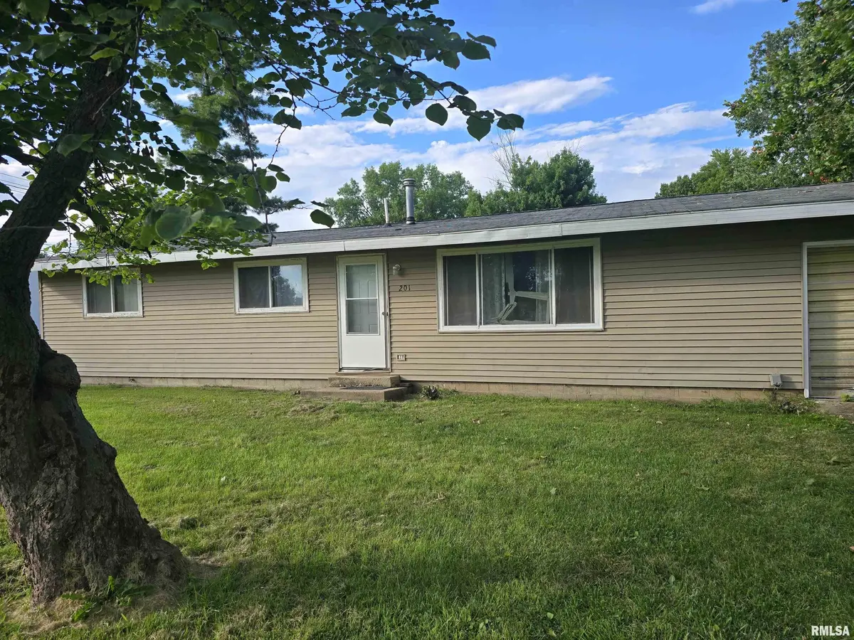 201 E SANGAMON ST, Chandlerville, IL 62627